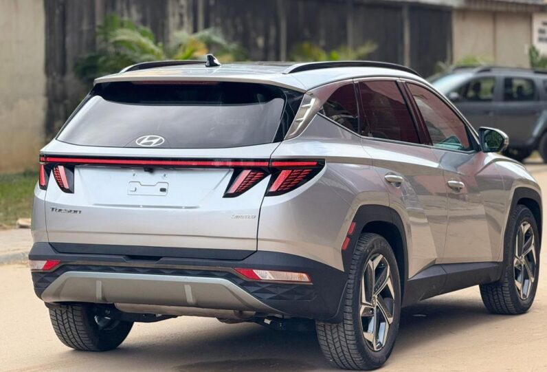 
								HYUNDAI TUCSON  ULTIMATE full									